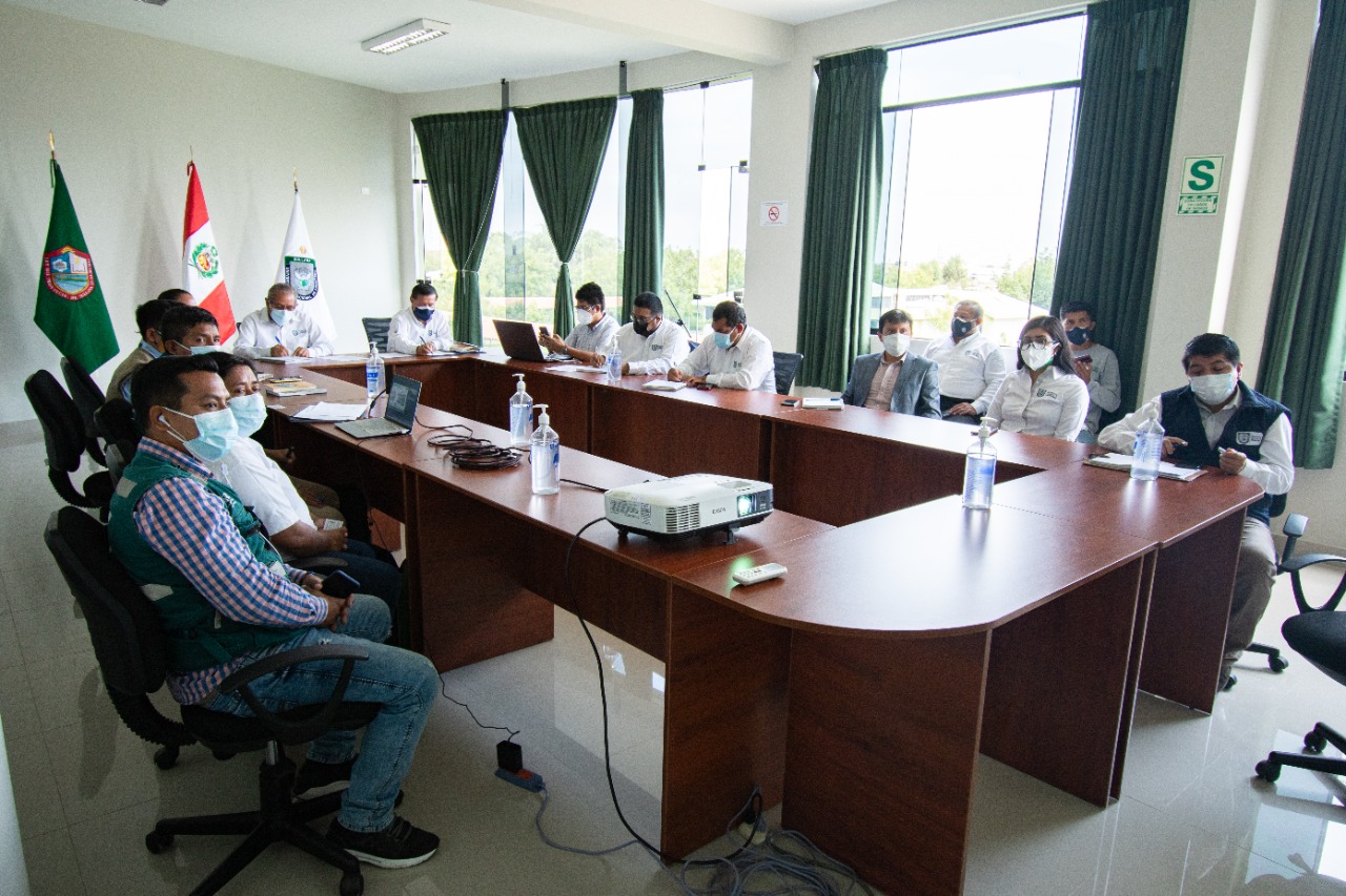 Especialistas de SERFOR visitan la Universidad Nacional de Frontera para intercambiar iniciativas relacionadas a estudios del algarrobo 2
