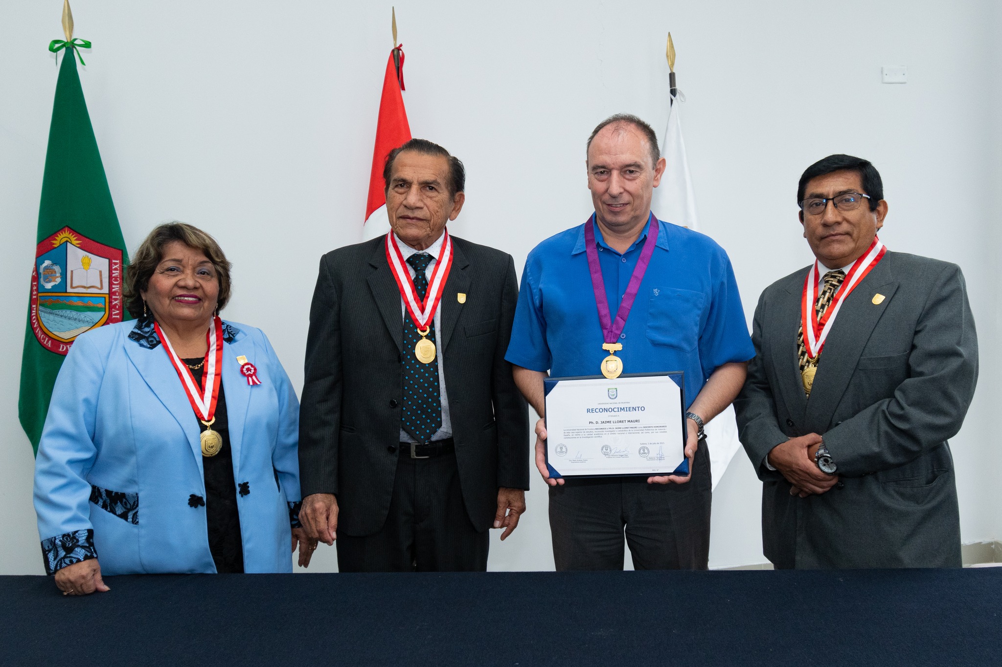 Investigador internacional es reconocido como Docente Honorario en la Universidad Nacional de Frontera 2