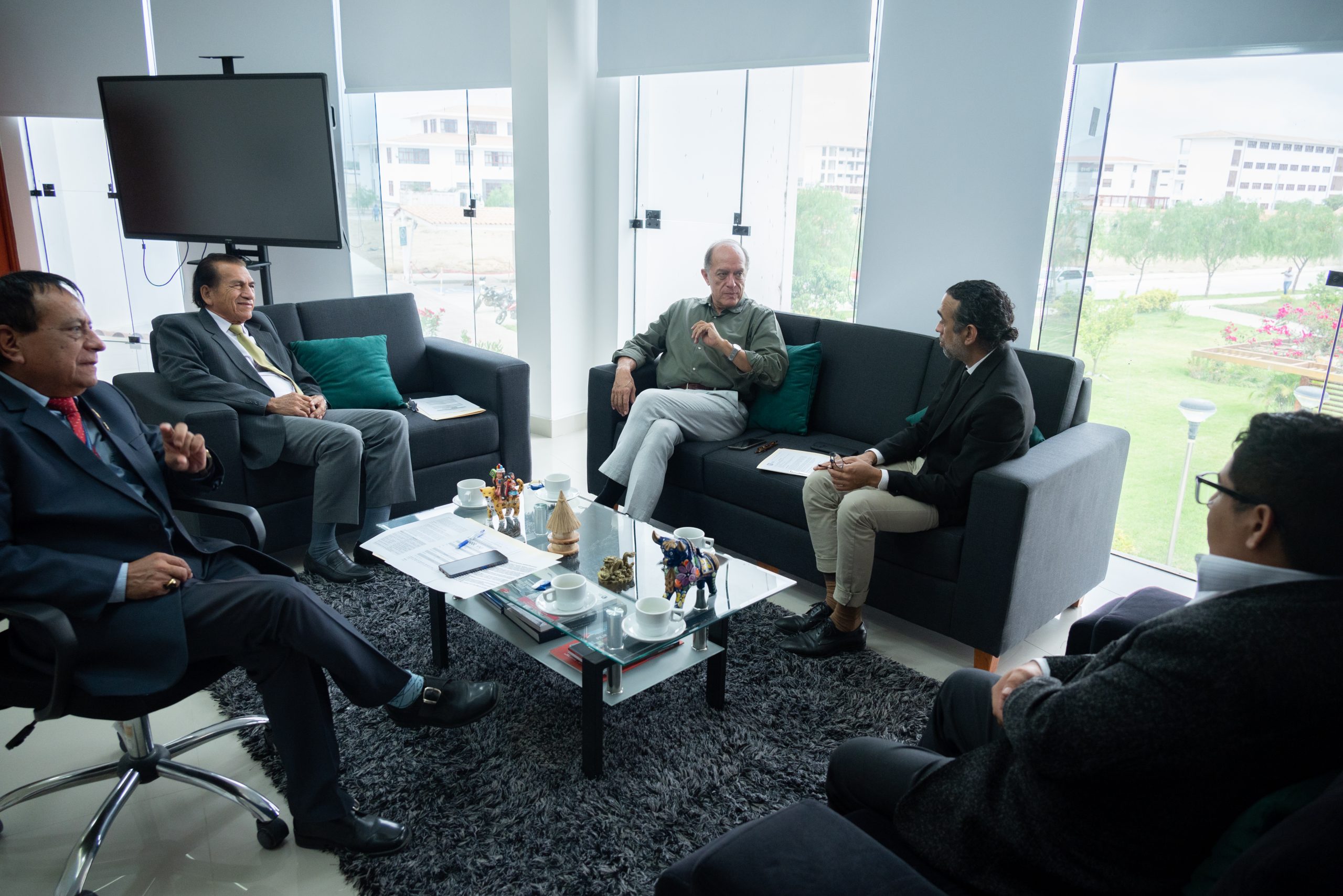 VISITA EMBAJADOR DE RELACIONES EXTERIORES-5