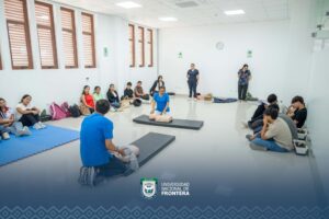 Estudiantes de la UNF se capacitan en RCP y primeros auxilios