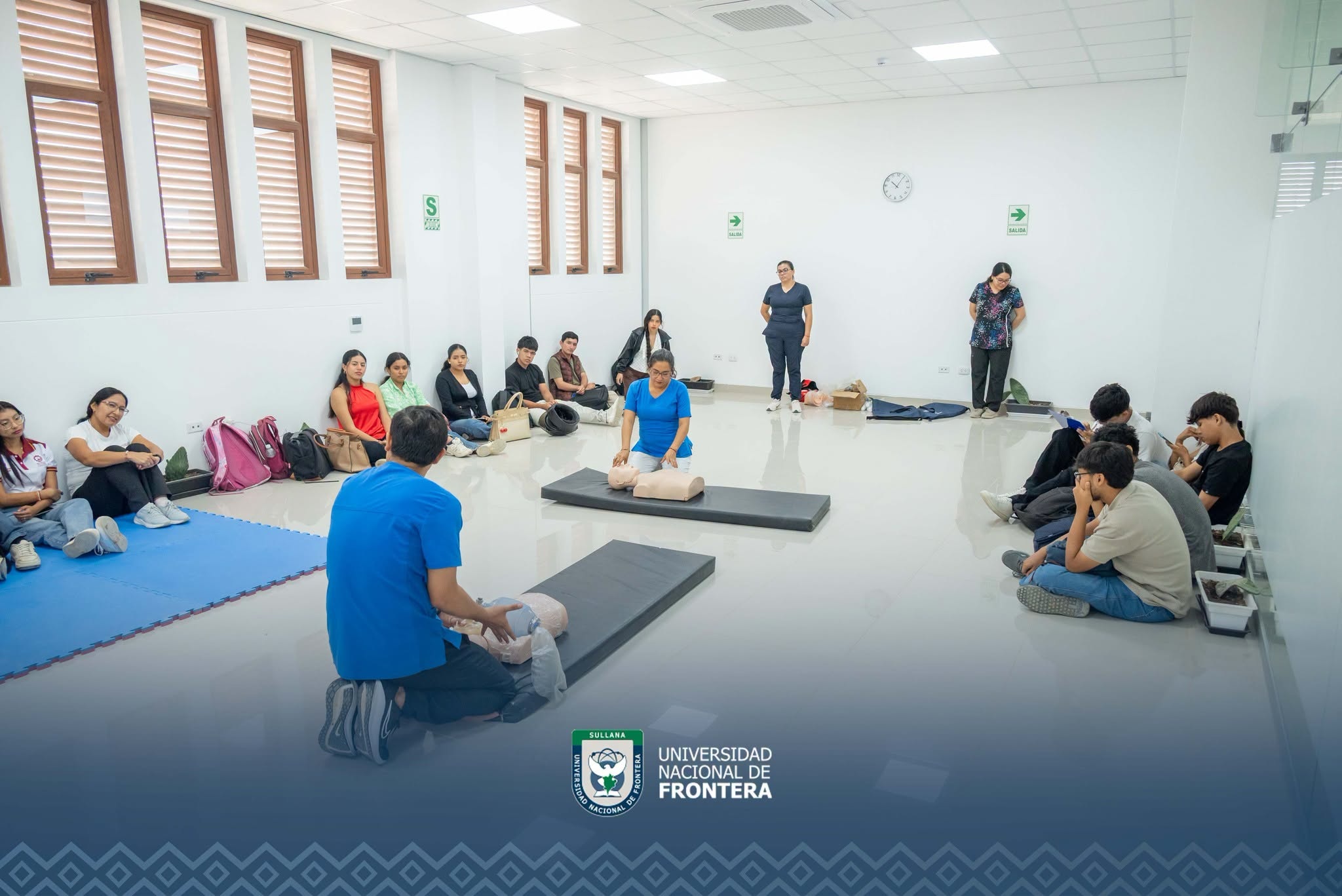 Estudiantes de la UNF se capacitan en RCP y primeros auxilios