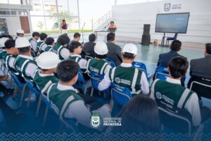 UNF realizó imposición de chalecos a 80 estudiantes del primer ciclo de Ingeniería Ambiental