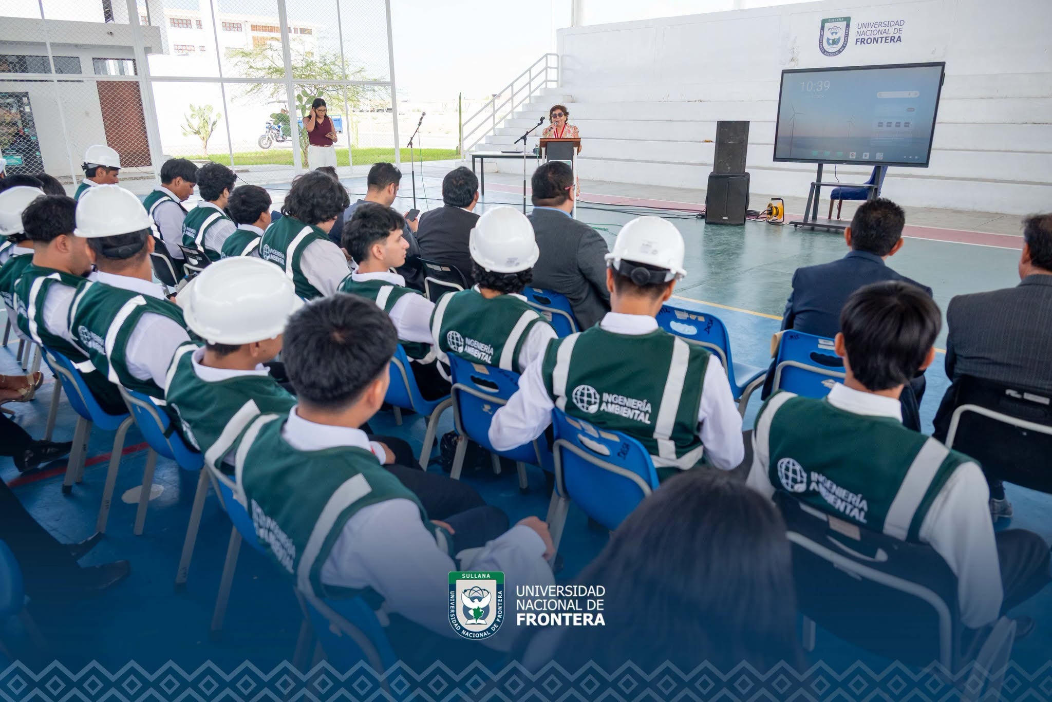 UNF realizó imposición de chalecos a 80 estudiantes del primer ciclo de Ingeniería Ambiental